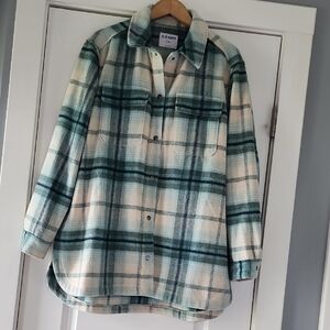 NWOT....Old Navy Plaid Button-Up Shacket  Jacket!